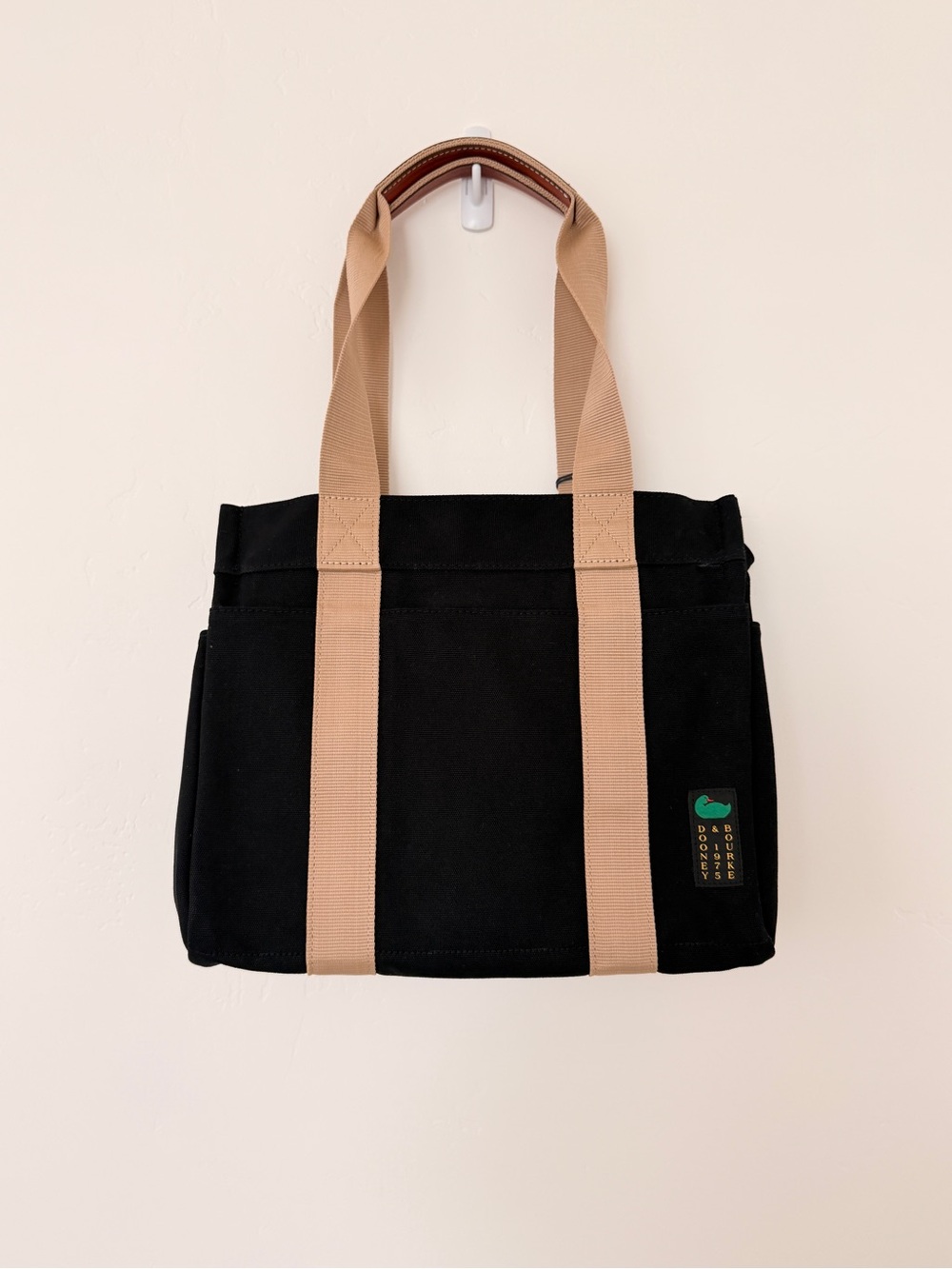 NWT Dooney & Bourke Canvas Tote 35 | Black